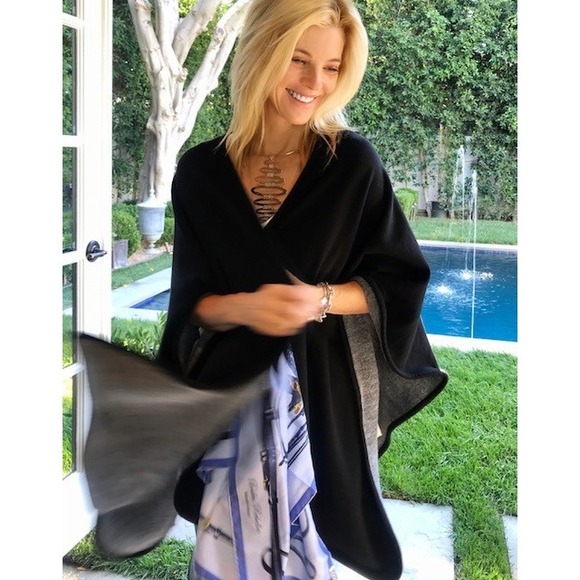 Franne GoldeJetsetter Wrap Black GrayPoncho Travel‎Cozy OS Made in USA